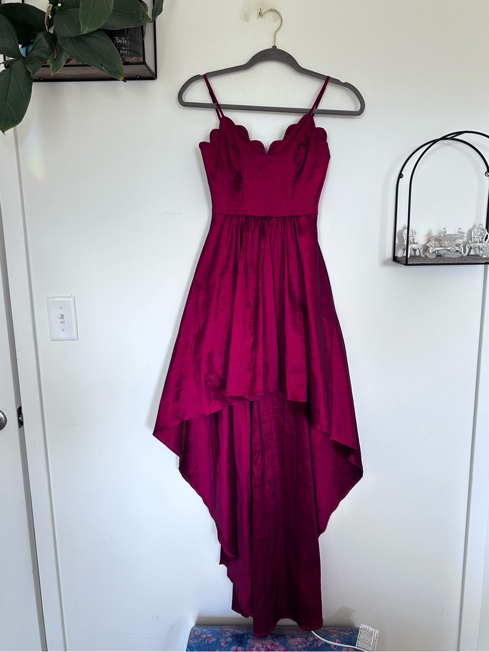 Windsor Burgundy Scalloped V Neck High Low Formal Dress Size 1/2